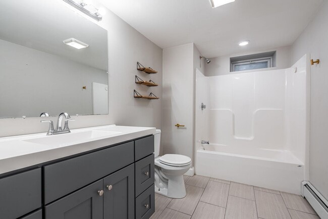 Building Photo - 295 Huxley Ave