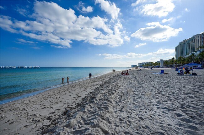 Building Photo - 153 N Seabreeze Blvd