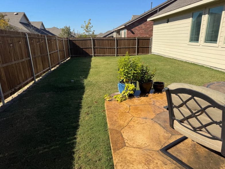 Building Photo - 1219 Smoketree Ln