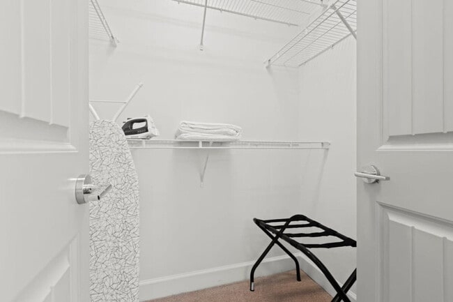 Building Photo - 5250 Town and Country Blvd