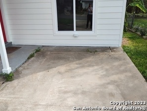 Building Photo - 142 Jade Dr