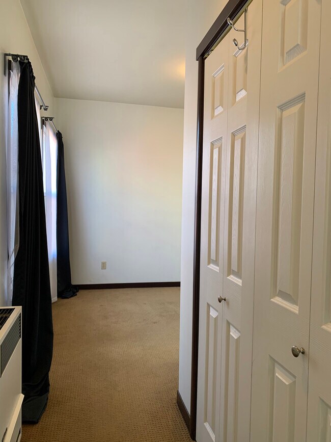 Building Photo - 546 30th St