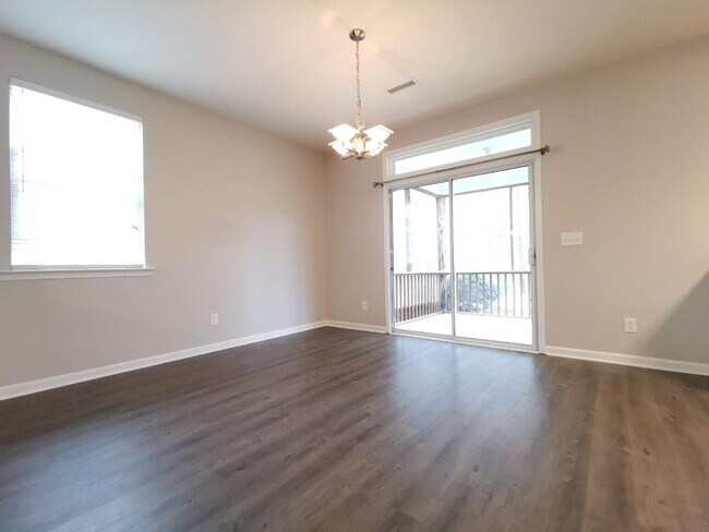 Building Photo - 2020 Remington Oaks Cir
