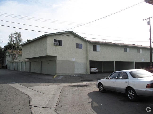 Building Photo - 14140 Mulberry Dr
