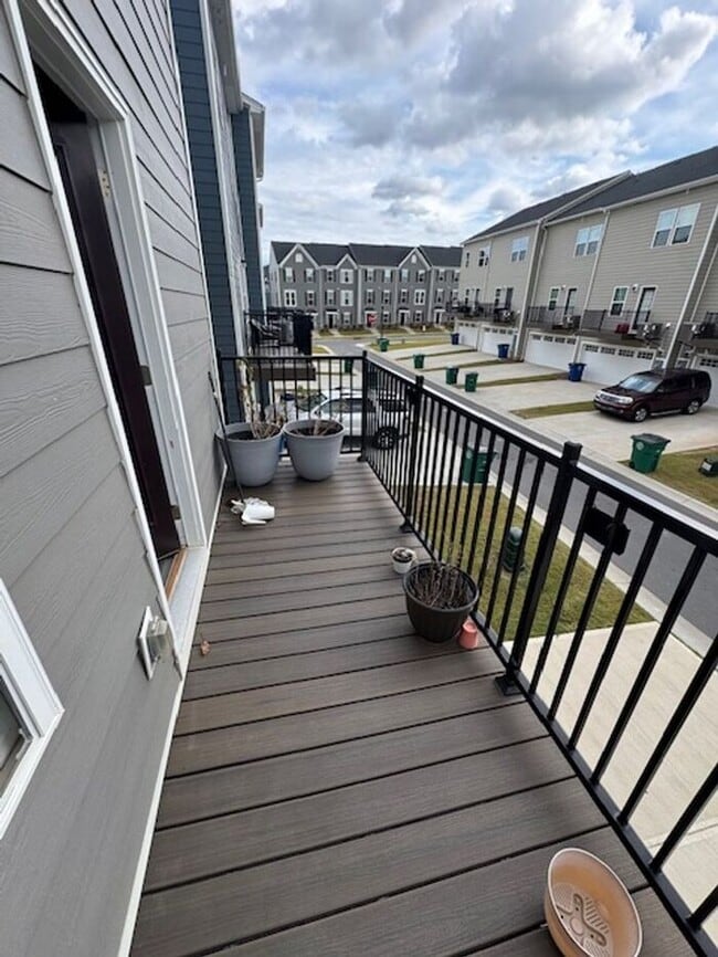 Building Photo - 4BR 3.5BA Townhome w/ 2-Car Garage • Quartz-Island Kitchen • Balcony in Matthews