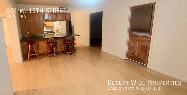 Building Photo - 931 W 13th St