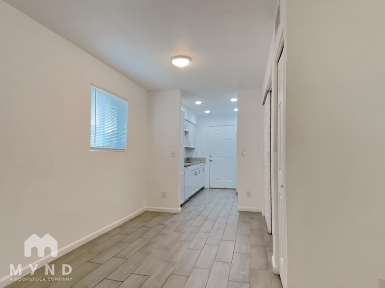 Building Photo - 6649 W Ocotillo Rd