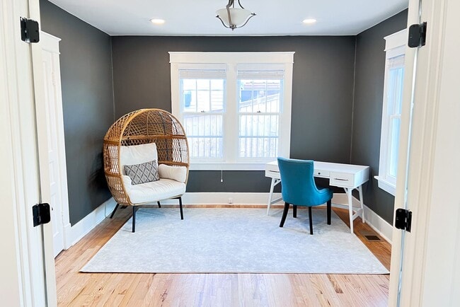 Building Photo - Furnished 3 Bedroom Walkable East Nashvill...