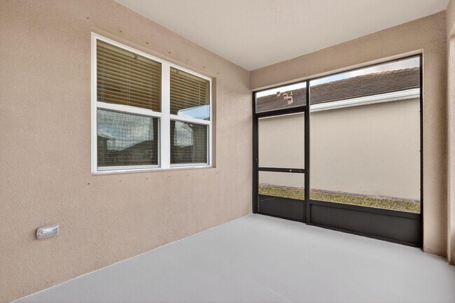 Building Photo - 10552 SW Toren Wy