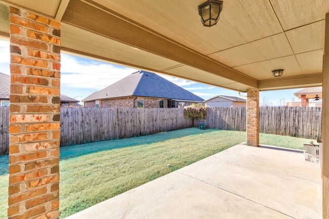 Building Photo - 308 Stoneridge Dr