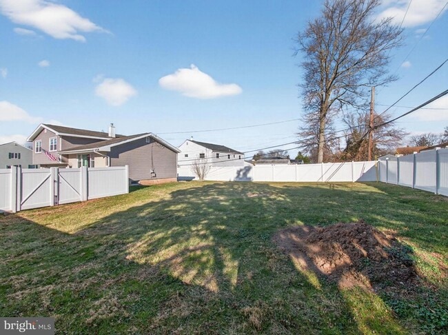 Building Photo - 1277 Beverly Rd