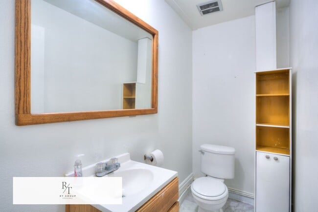 Building Photo - Cozy and Convenient 2-Bedroom, 1-Bath Home in Riverside