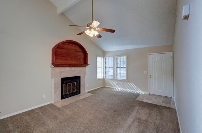 Building Photo - Marty 174