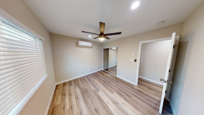 Building Photo - Renovated! 4BD/2BA on La Dorna