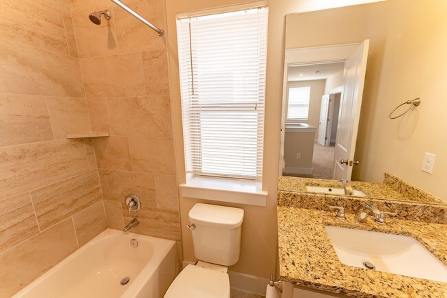 Building Photo - Beautiful 3 bedroom home in Gated community!