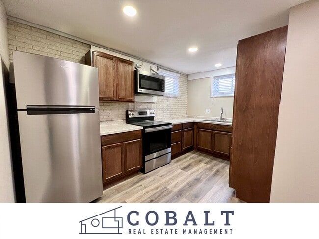 Primary Photo - Updated 2 Bed Duplex in Central MHK - Augu...