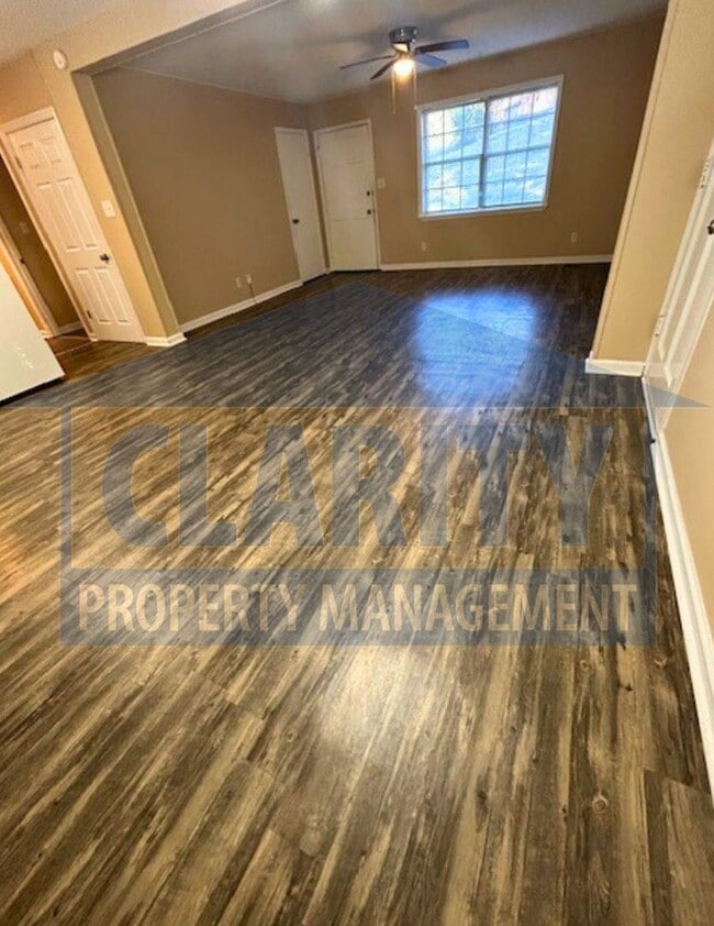 Building Photo - Charming 3 Bedroom, 1 Bath Home with Garag...