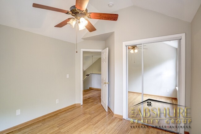 Building Photo - 852 Willow Bay Dr