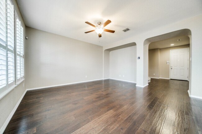 Building Photo - 3 Bedroom 2 1/2 bath Park Vista Subdivision