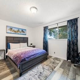 Building Photo - 5365 Elsinore Way