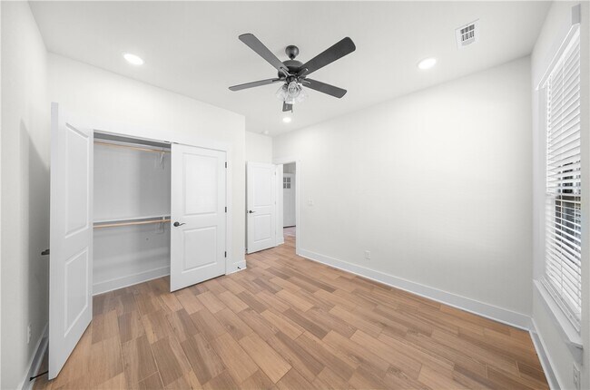 Building Photo - 2040 Myrrh Pl
