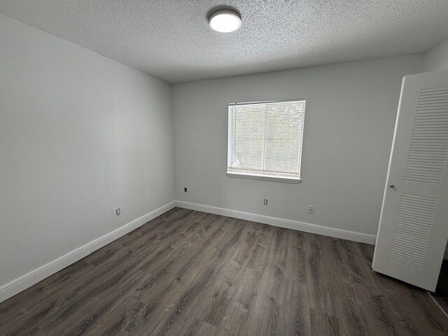 Building Photo - 133 Garden Dr