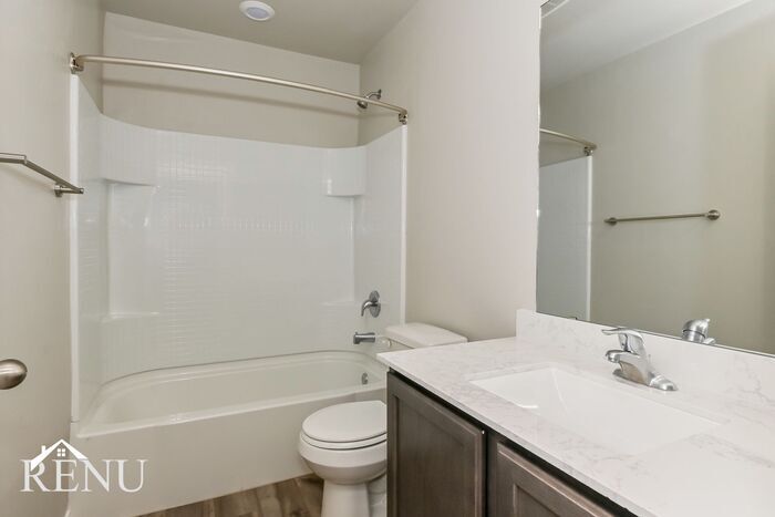 Building Photo - 1705 Maroon Dr