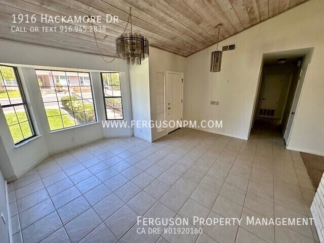 Building Photo - 1916 Hackamore Dr