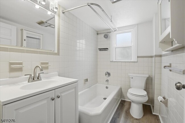 Building Photo - 81 Glen Ave