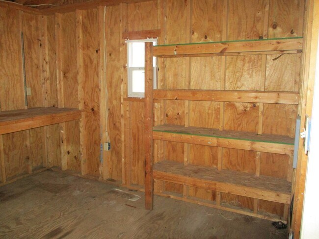 Building Photo - 1148 Ebinport Rd