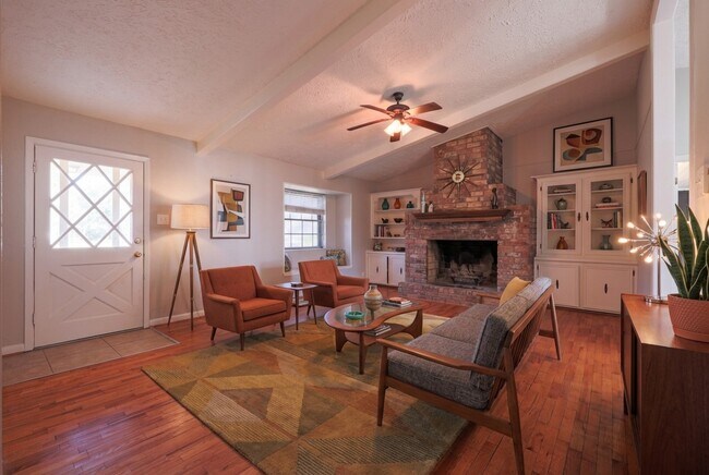 Building Photo - 20427 Lakeside Dr