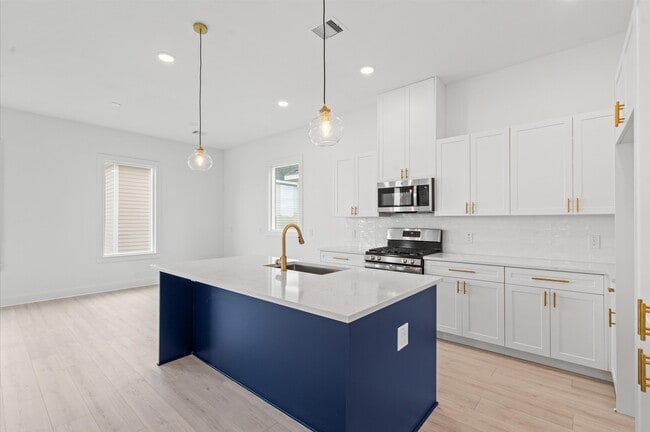 Building Photo - 10095 Serrano Pk Dr