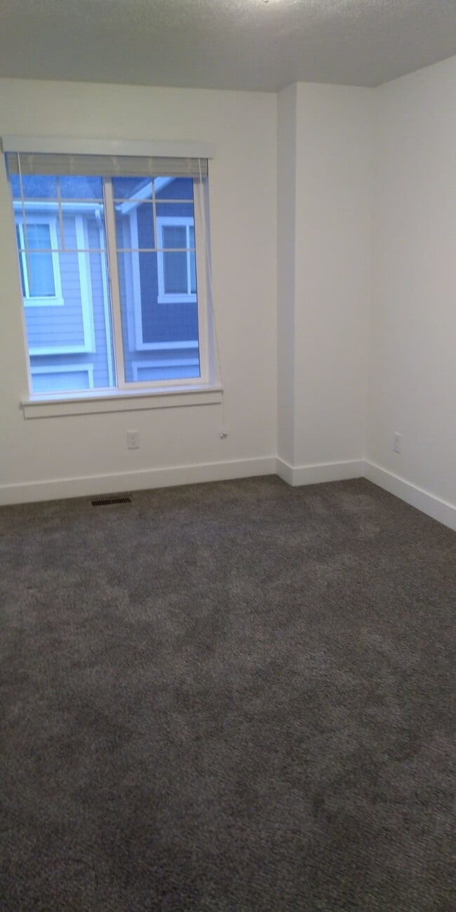 Building Photo - 478 W 100 S