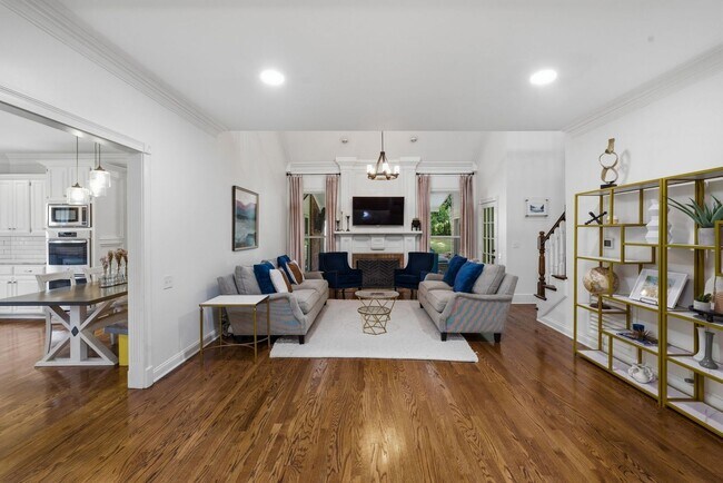 Building Photo - 1733 Carriage Ct