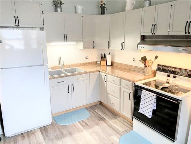 Building Photo - Charming 3-Bedroom Home on Terre Haute’s E...