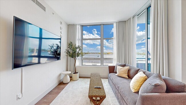 Primary Photo - 777 N Ocean Dr