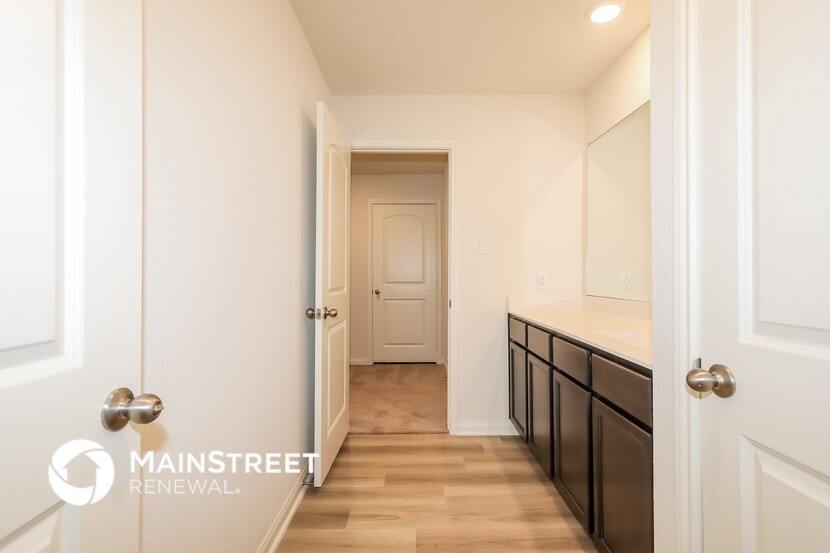 Building Photo - 26821 Steinbeck Dr
