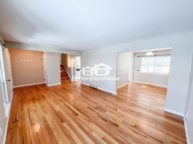 Building Photo - 1060 Ithaca Dr