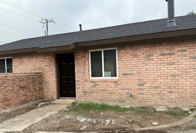 Building Photo - 1118 Hazelton St