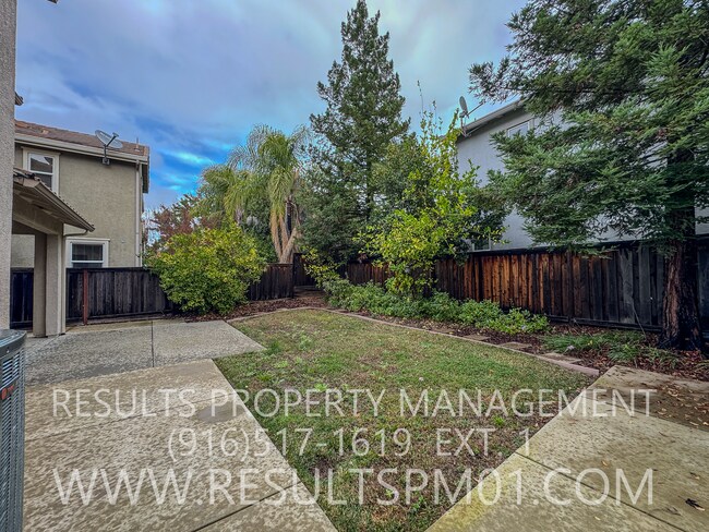 Building Photo - Beautiful 4 Bedroom 3 Bath home