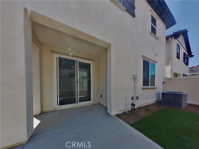 Building Photo - 28205 Dwight Dr