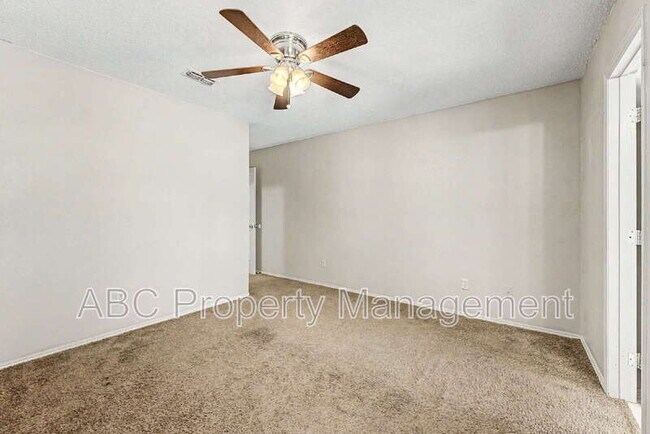 Building Photo - 3033 Mica St