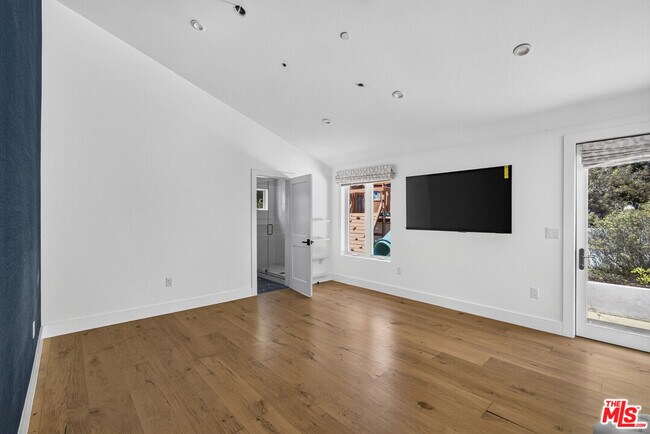 Building Photo - 2141 Indian Springs Ln