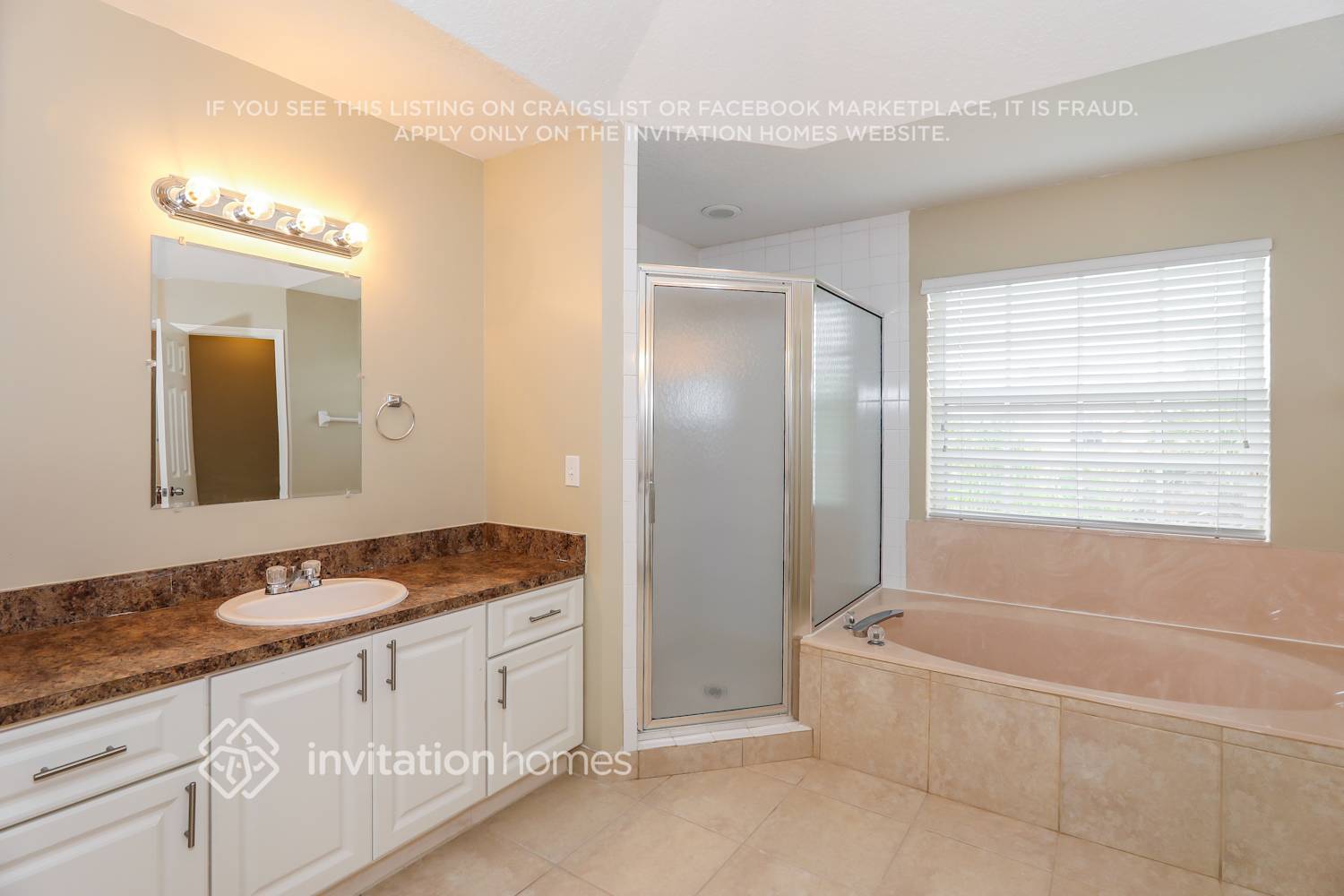 Building Photo - 10873 La Salinas Cir