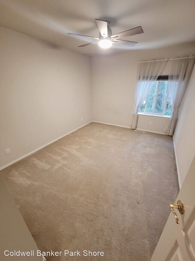 Building Photo - 4 br, 3.5 bath House - 6961 Wentworth Ave SW