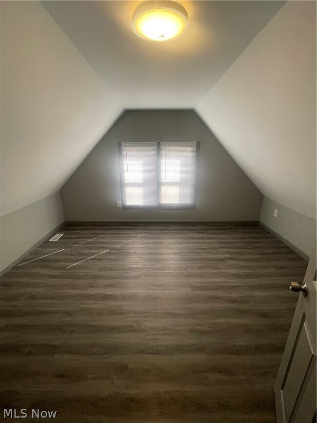 Building Photo - 12007 Beulah Ave