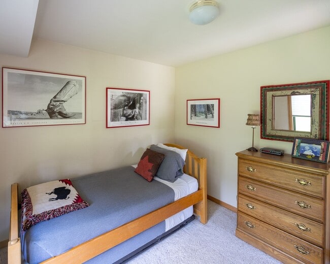 Building Photo - Extended Winter rental-Flexible lease term...