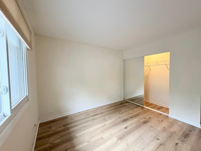 Building Photo - 424 Mallard Dr