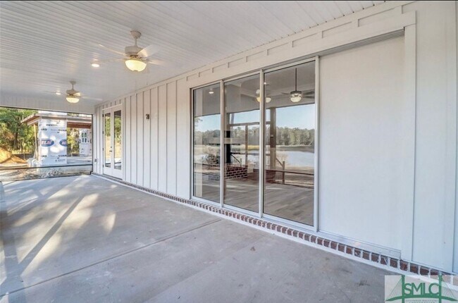 Building Photo - 421 Bear River Dr