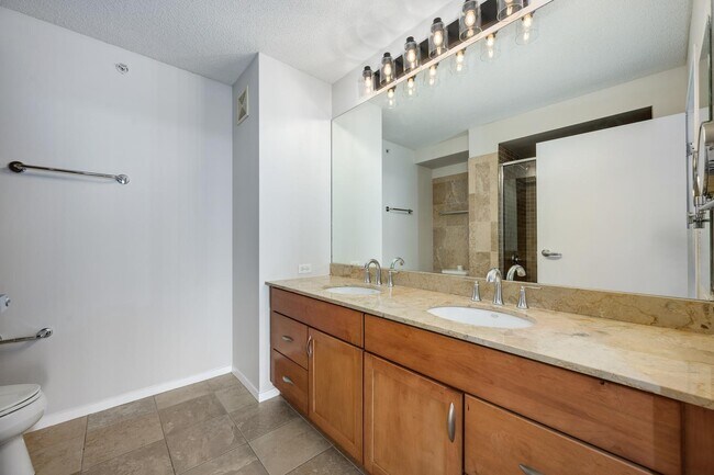 Building Photo - 9715 Woods Dr